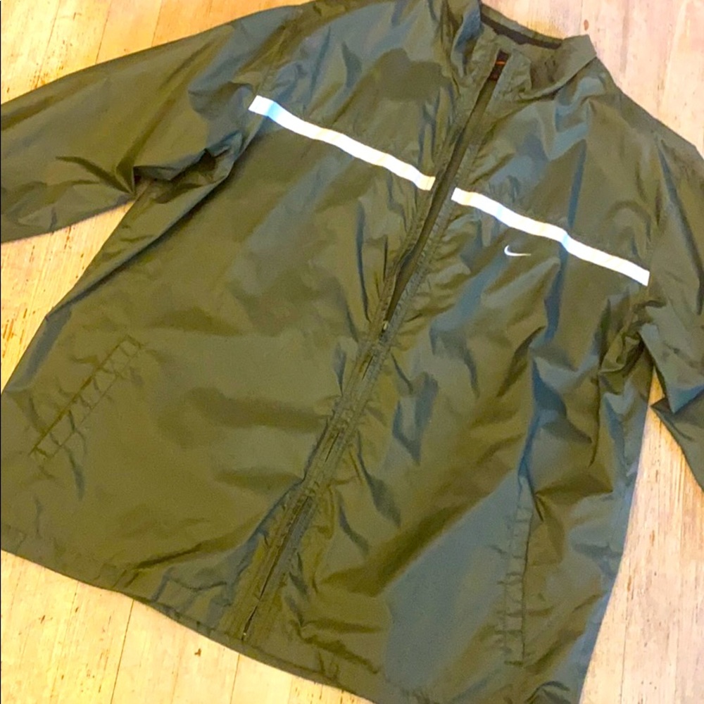 Men’s Nike wind breaker